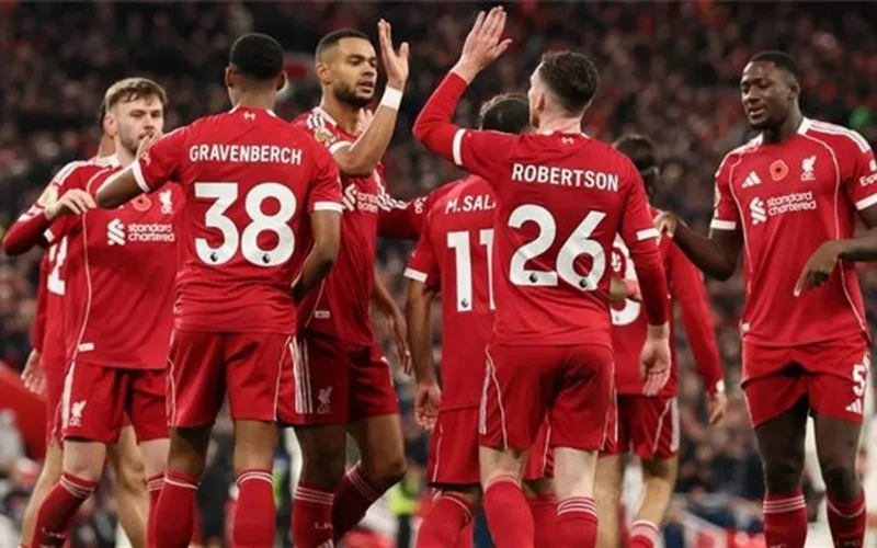 تشكيل ليفربول المتوقع أمام نوتينجهام: خيارات المدرب وتأثيرها على فرص الفوز بالدوري الإنجليزي